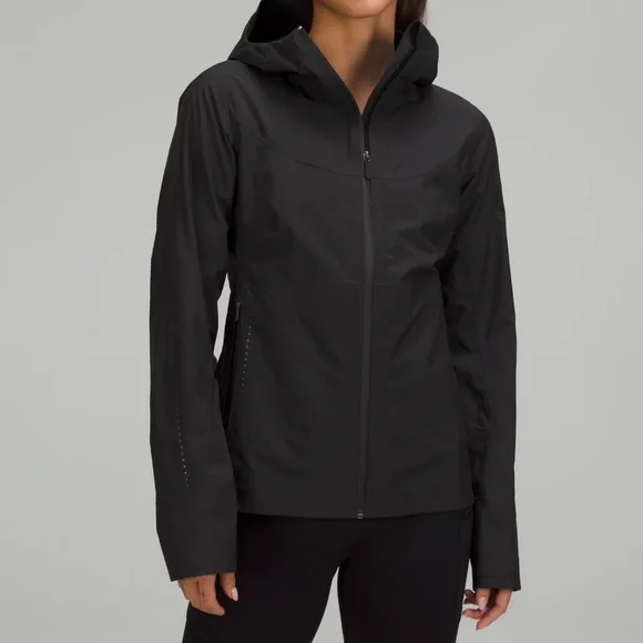 ☔️LULULEMON BREAK A TRAIL JACKET NWT SIZE